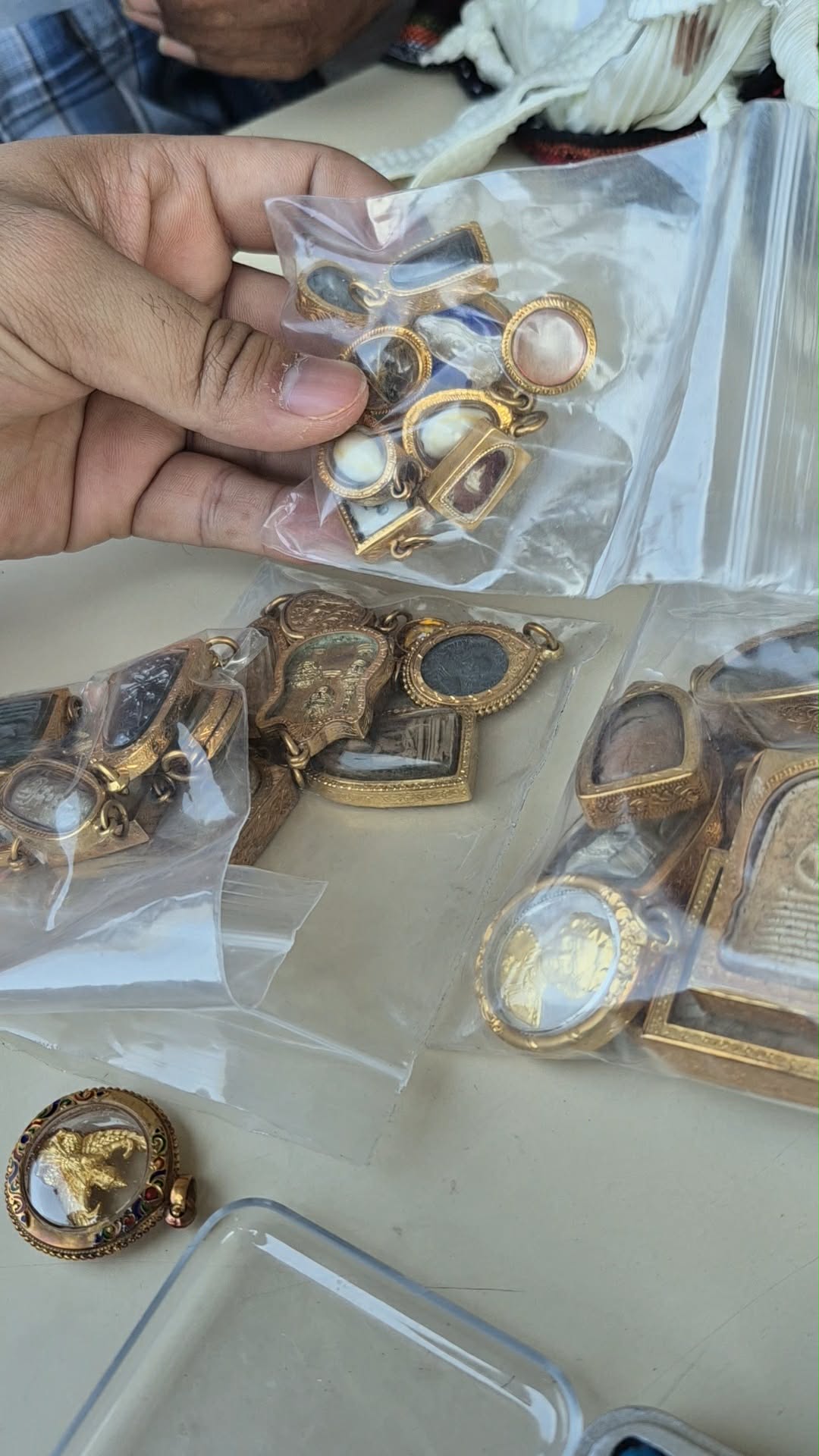 รับซื้อทองคำ เงิน นาค - ให้ราคาสูงสุด